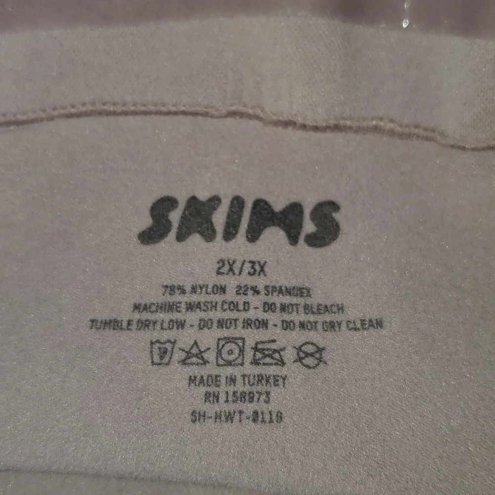 SKIMS Kim Kardashian Sculpting High Waist Thong Clay Size 2X/3X NWOT - Picture 4 of 5